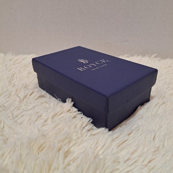 Royce New York Compact Manicure Kit - Picture 3 of 8